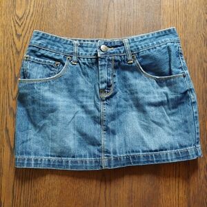 C&V Chelsea & Violet Mighty Mini Denim Skirt Size Womens 28